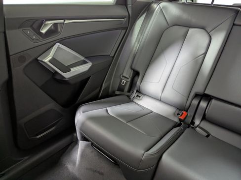 New 2025 Audi Q3 2.0T Premium image 12