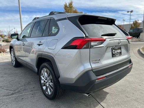 Used 2023 Toyota RAV4 XLE Premium image 5