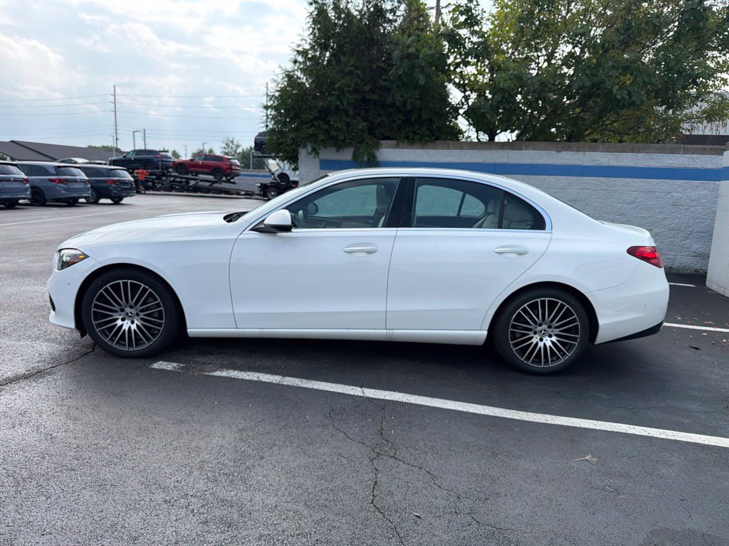 Used 2023 Mercedes-Benz C 300 4MATIC Sedan image 2