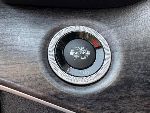 Used 2023 Jeep Grand Cherokee L Limited image 13