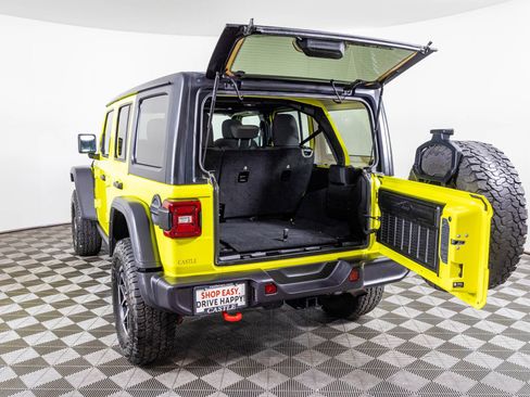 Used 2024 Jeep Wrangler Rubicon w/ Convenience Group image 34