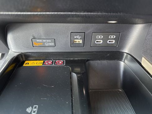 Used 2025 Toyota Camry LE image 14