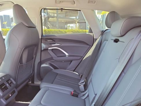 Certified 2025 Audi Q5 Premium Plus w/ Premium Plus image 11