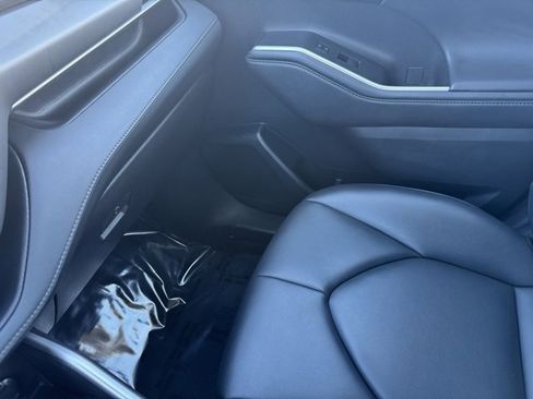 Used 2022 Toyota Highlander XLE image 27