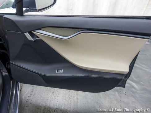 Used 2020 Tesla Model S Long Range Plus image 39