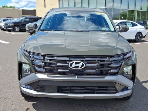 Used 2025 Hyundai Tucson SE AWD/4WD image 2