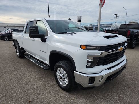 Used 2025 Chevrolet Silverado 2500 LT w/ Convenience Package image 2