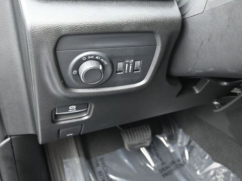 Certified 2024 Jeep Grand Cherokee Altitude image 12