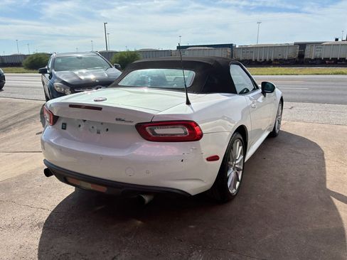 Used 2017 FIAT 124 Spider Lusso RWD image 15