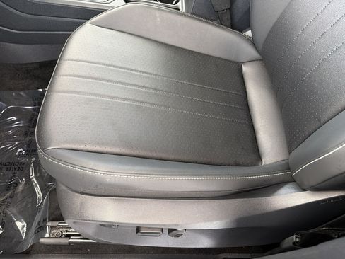 Certified 2024 Volkswagen Tiguan SE w/ Panoramic Sunroof Package FWD image 14