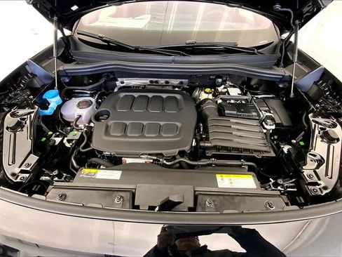 New 2026 Volkswagen Tiguan SEL R-Line AWD/4WD image 11
