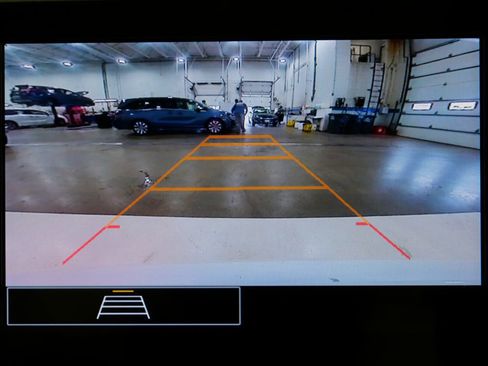 Used 2023 Chevrolet Malibu LT w/ Driver Confidence Package FWD image 18