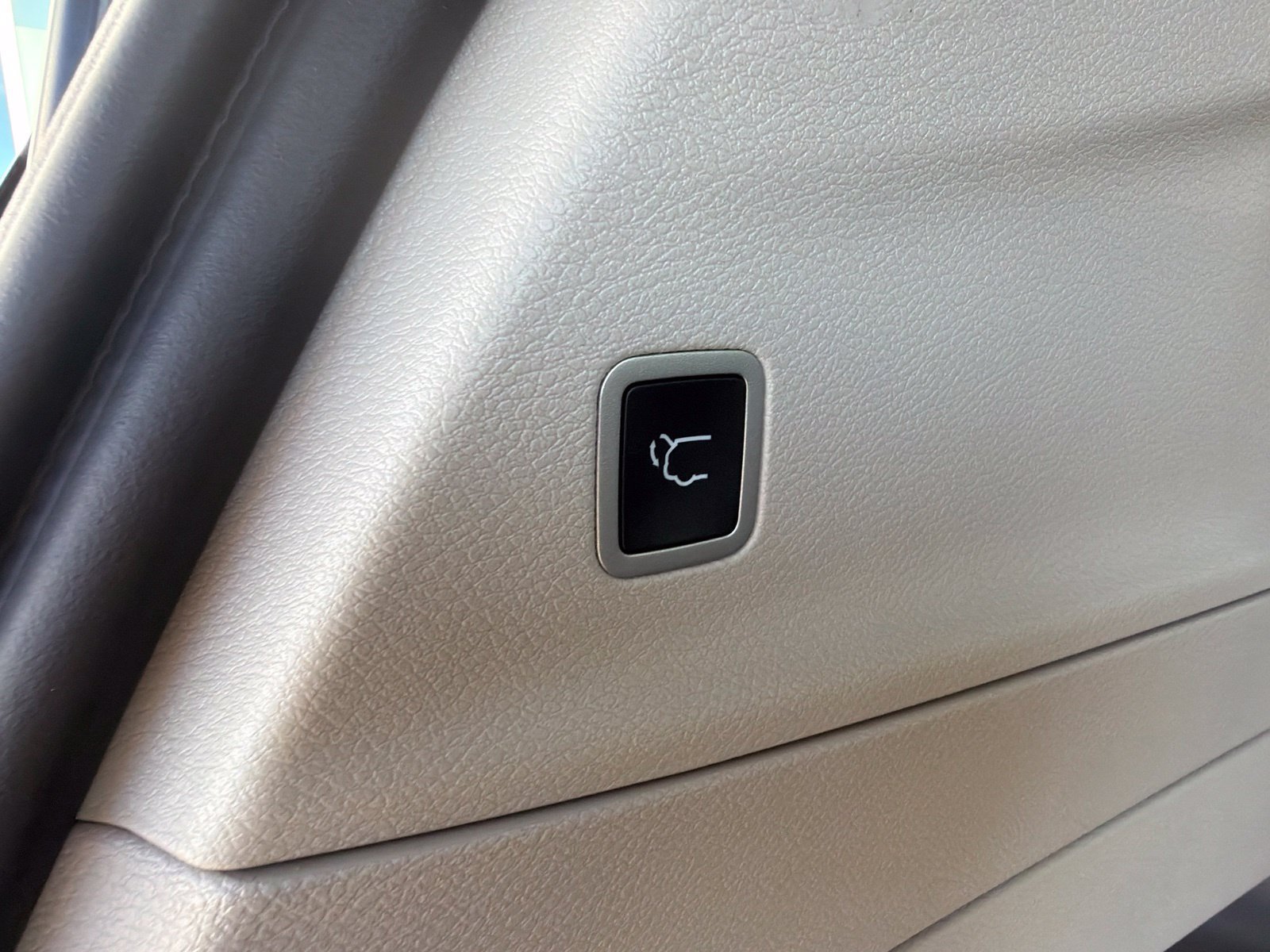 Used 2021 Chrysler Pacifica Touring w/ Cold Weather Group FWD image 44