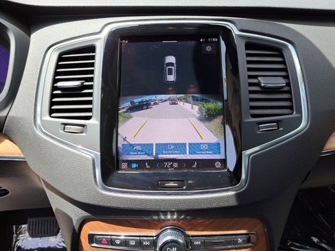 Used 2023 Volvo XC90 B6 Core image 23