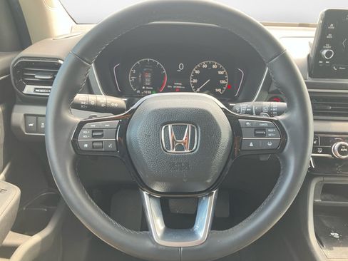 Used 2025 Honda Pilot EX-L image 13