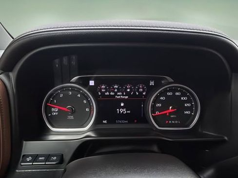 Used 2019 Chevrolet Silverado 1500 High Country w/ High Country Premium Package image 15