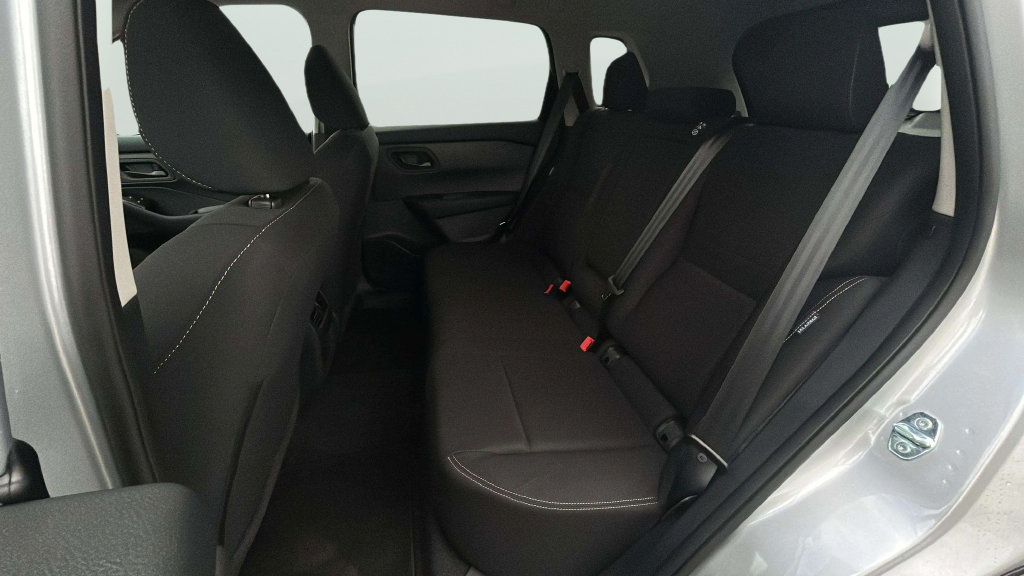 Used 2025 Nissan Rogue S FWD image 13