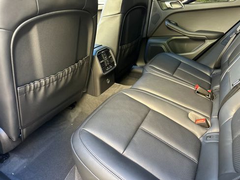 New 2026 Porsche Macan image 13