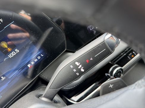 Used 2025 Chevrolet Equinox LT w/ Safety and Technology Package FWD image 26