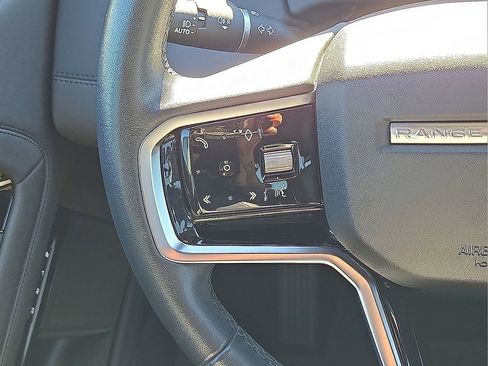 Used 2023 Land Rover Range Rover Evoque SE image 18