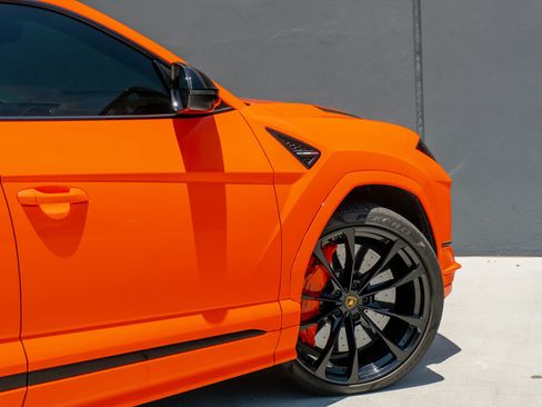 Used 2023 Lamborghini Urus S AWD/4WD image 40