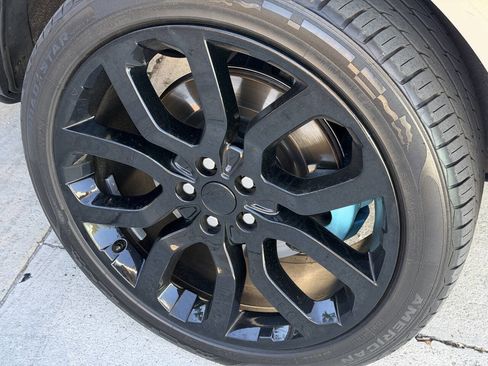 Used 2015 Land Rover Range Rover Supercharged image 32