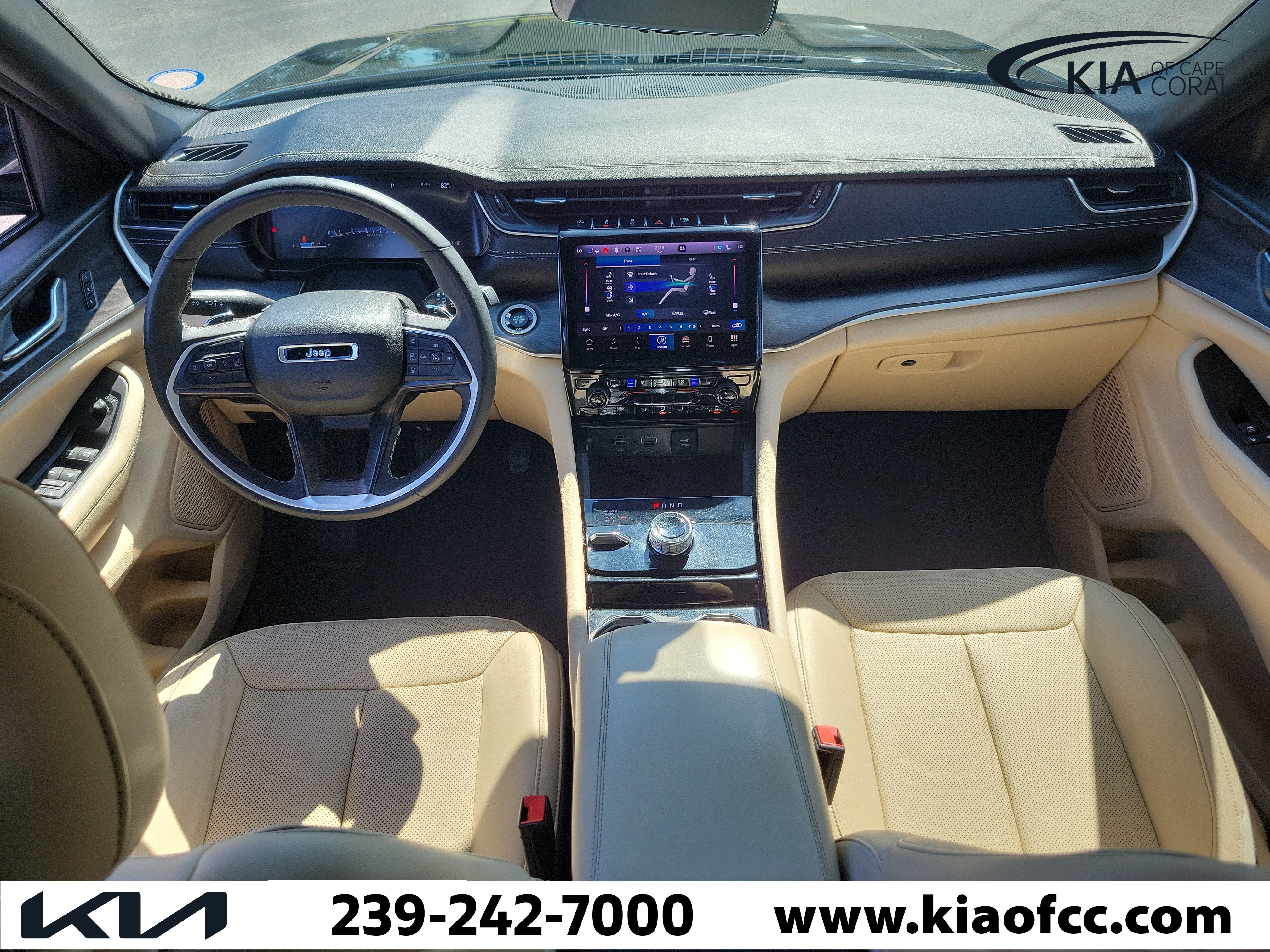 Used 2023 Jeep Grand Cherokee L Limited w/ Luxury Tech Group II AWD/4WD image 19