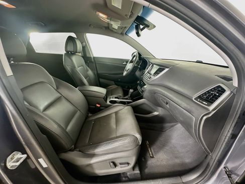 Used 2017 Hyundai Tucson SE Plus FWD image 29