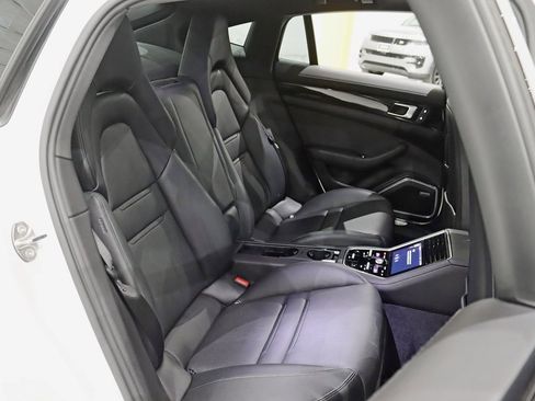 Used 2021 Porsche Panamera 4S image 32