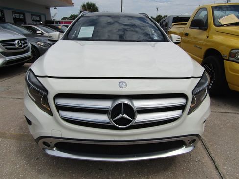 Used 2017 Mercedes-Benz GLA 250 4MATIC image 2