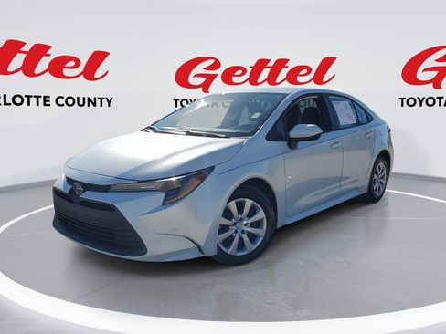 Certified 2023 Toyota Corolla LE image 1