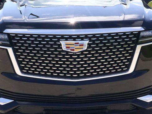 Used 2023 Cadillac Escalade Premium Luxury AWD/4WD image 8