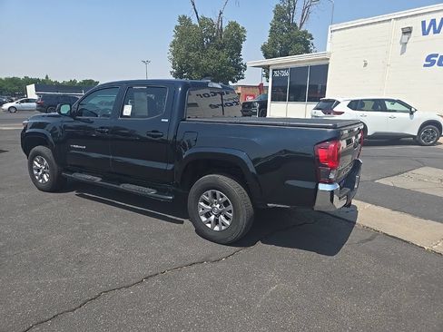 Used 2019 Toyota Tacoma SR5 AWD/4WD image 7