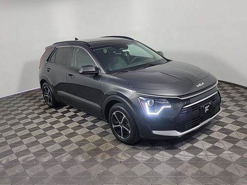 Used 2023 Kia Niro EX FWD image 2