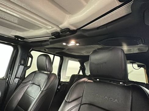 Used 2023 Jeep Wrangler Unlimited Sahara w/ Cold Weather Group AWD/4WD image 11