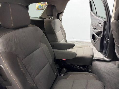 Used 2021 Chevrolet Traverse LT FWD image 47