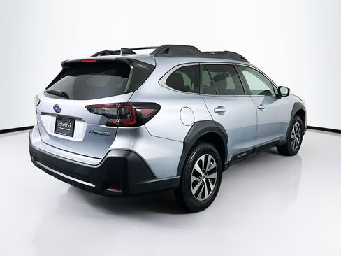 Used 2023 Subaru Outback Premium image 9