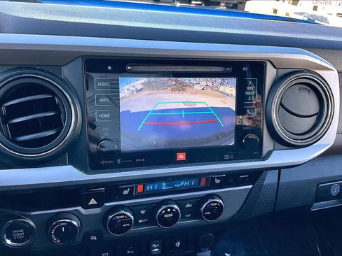 Used 2016 Toyota Tacoma Limited image 25