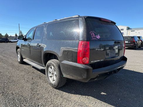 Used 2014 GMC Yukon XL SLT AWD/4WD image 3
