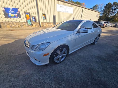 Used 2010 Mercedes-Benz E 550 Coupe image 3