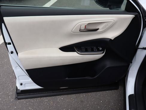 Used 2024 Toyota Crown Limited image 15