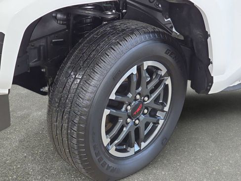 Used 2025 Toyota Tacoma TRD Sport RWD image 31