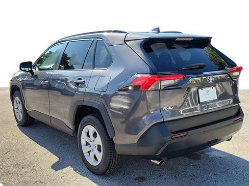 Used 2019 Toyota RAV4 LE image 3