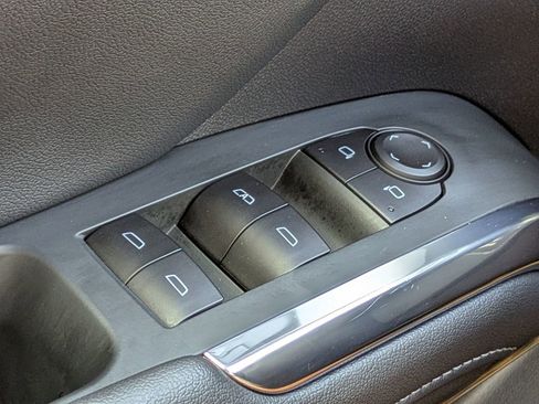 Used 2025 Chevrolet Traverse LT w/ Driver Confidence Package FWD image 26