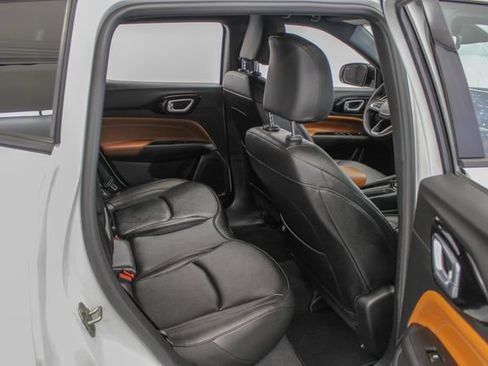 Used 2024 Jeep Compass Limited AWD/4WD image 18