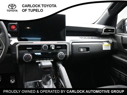 Used 2025 Toyota Tacoma TRD Sport image 25