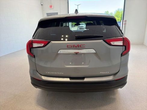 Certified 2024 GMC Terrain SLE AWD/4WD image 5