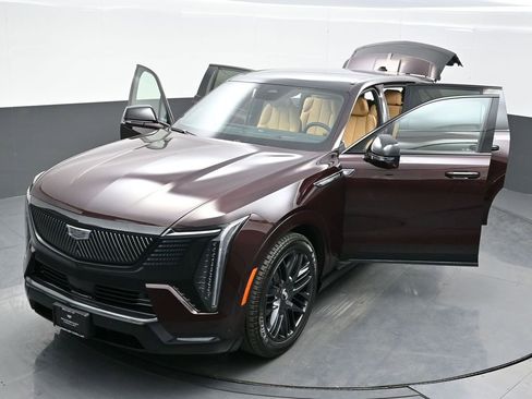 New 2025 Cadillac Escalade IQ Sport 2 w/ LPO, ONYX Package image 35