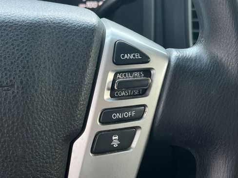 Used 2022 Nissan Titan SV AWD/4WD image 27