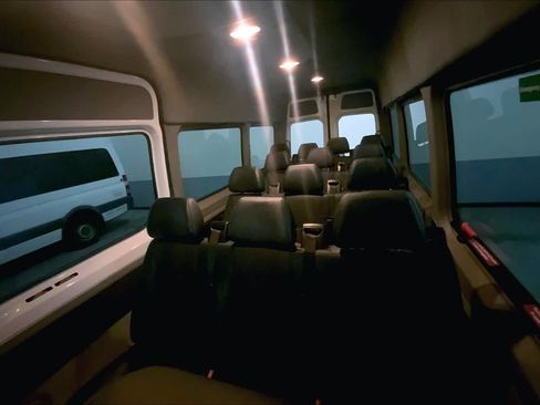 Used 2016 Mercedes-Benz Sprinter 2500 image 18